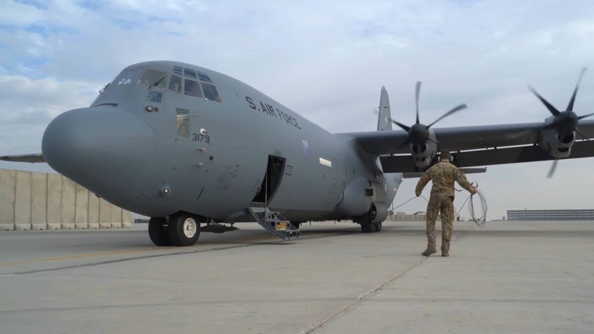 C-130J超级大力神•阿富汗空投
